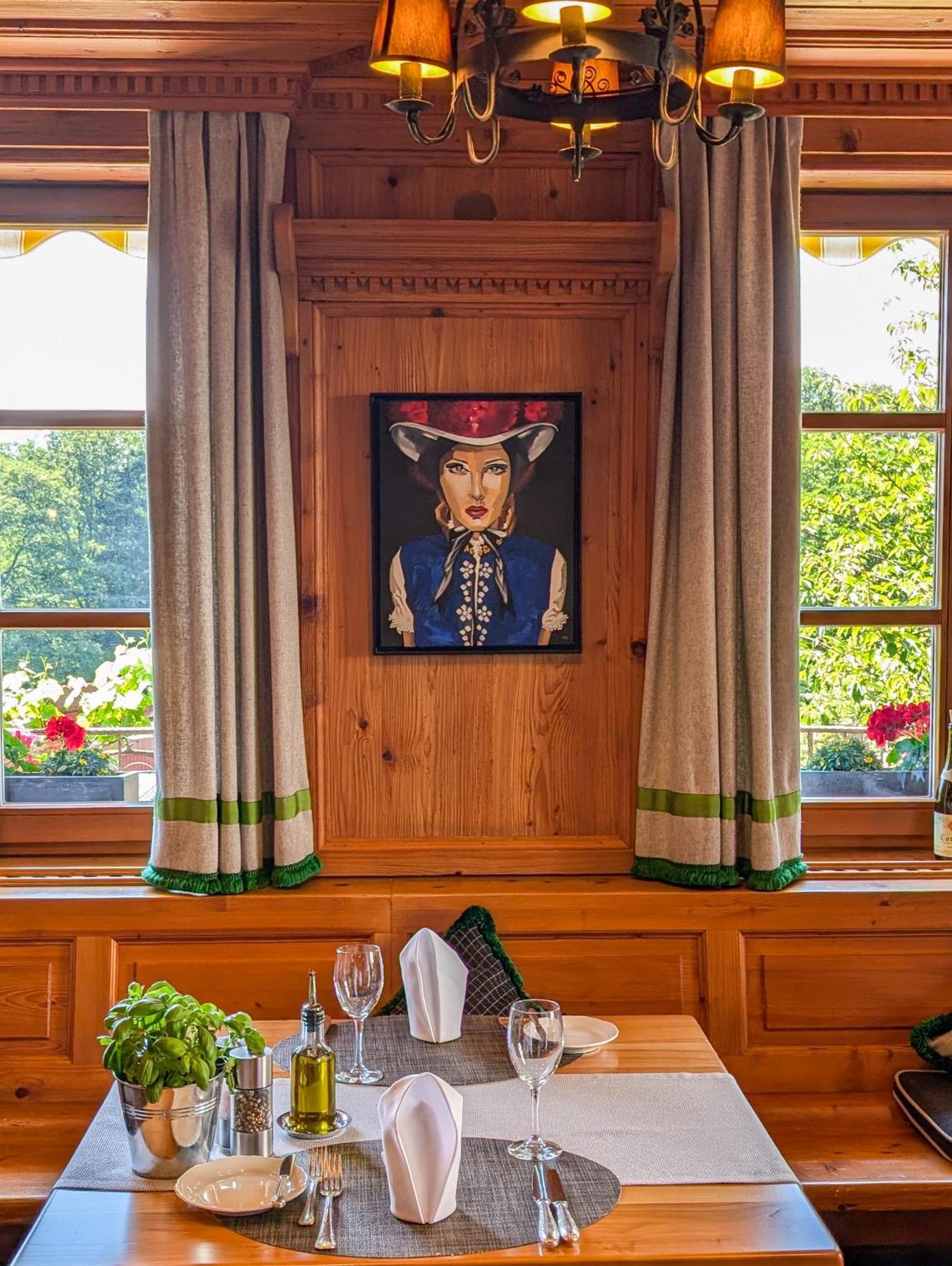 Hotel Restaurant Vinothek Lamm Bad Herrenalb Exterior foto