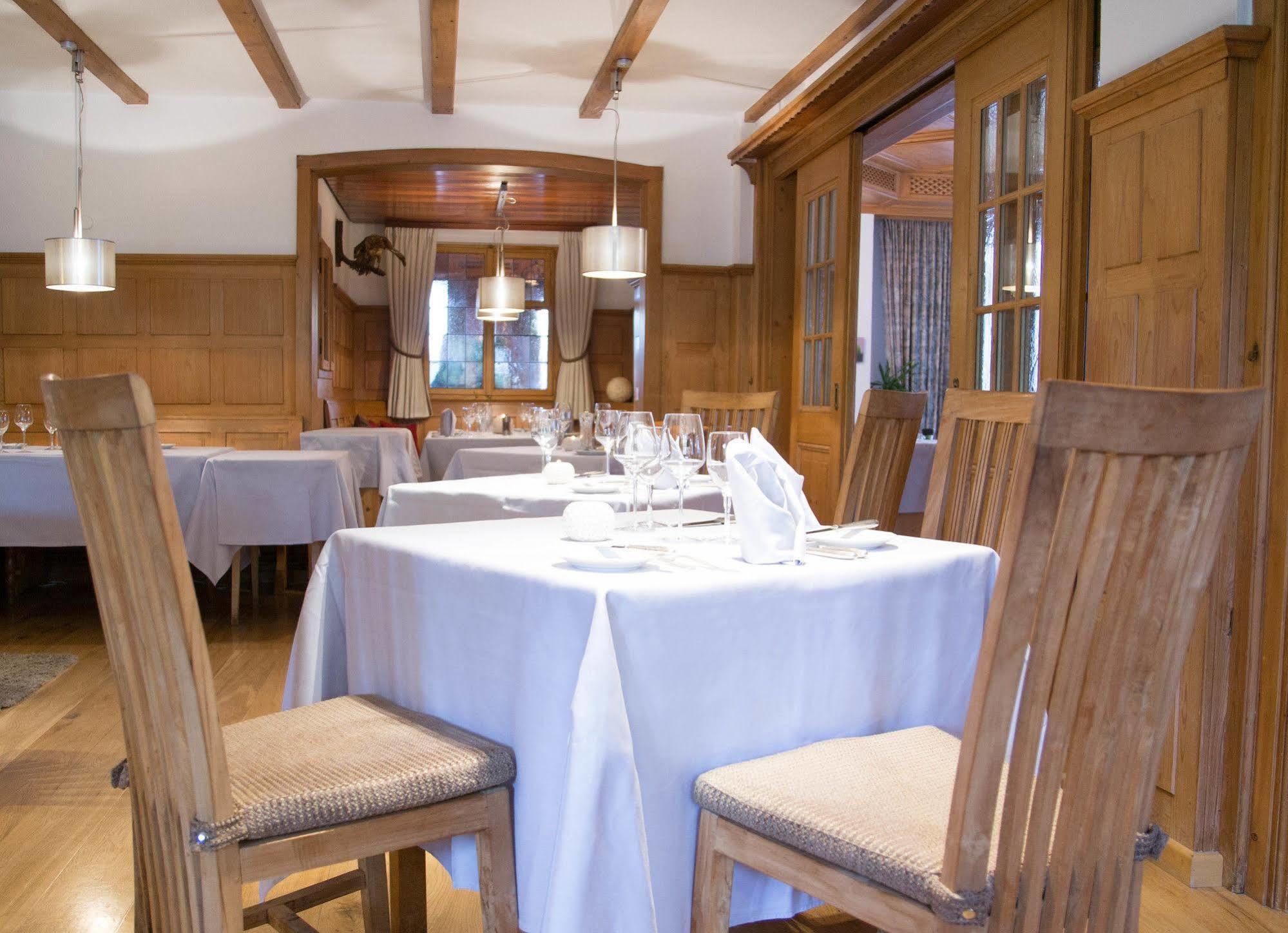 Hotel Restaurant Vinothek Lamm Bad Herrenalb Exterior foto