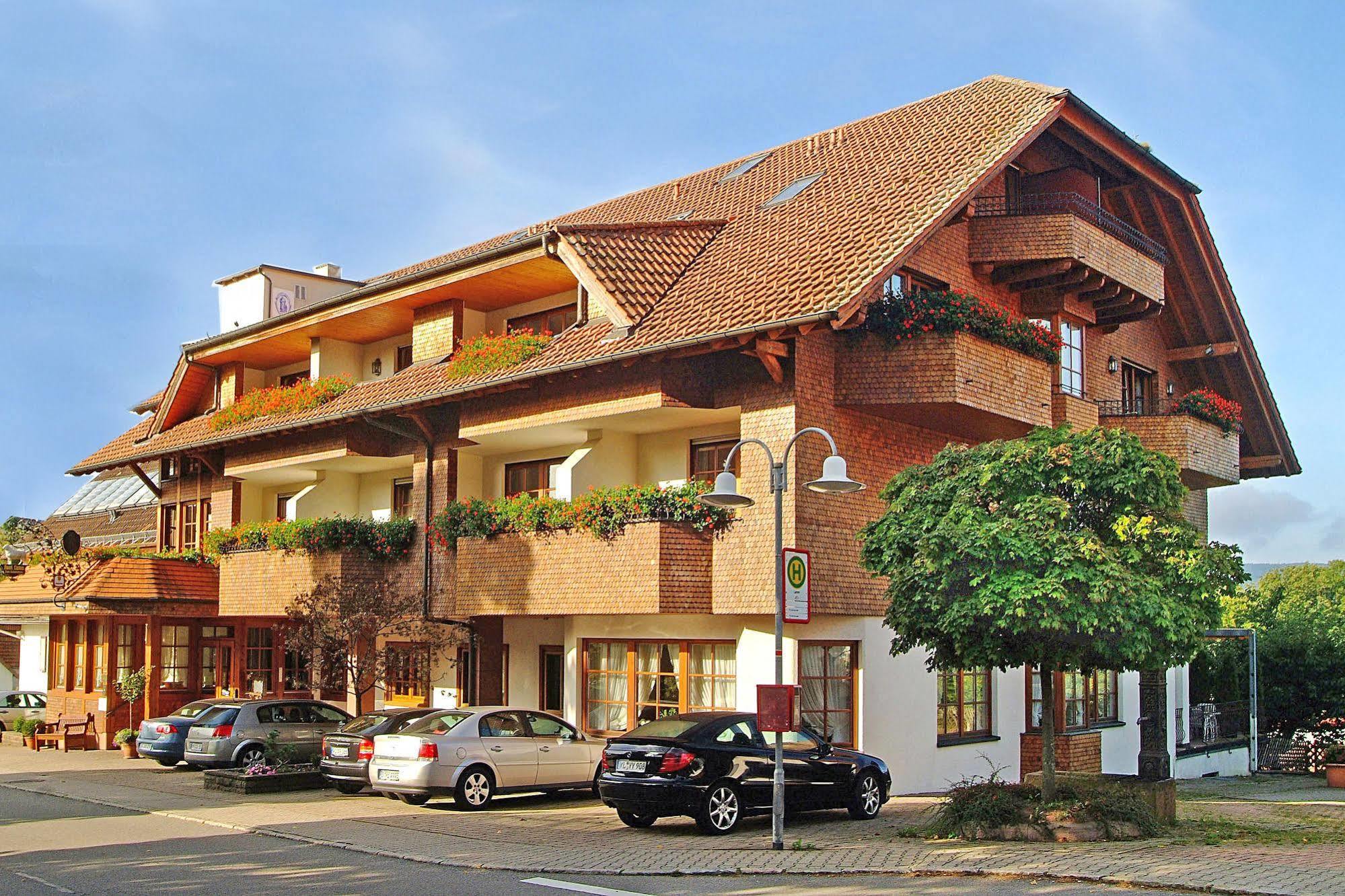 Hotel Restaurant Vinothek Lamm Bad Herrenalb Exterior foto